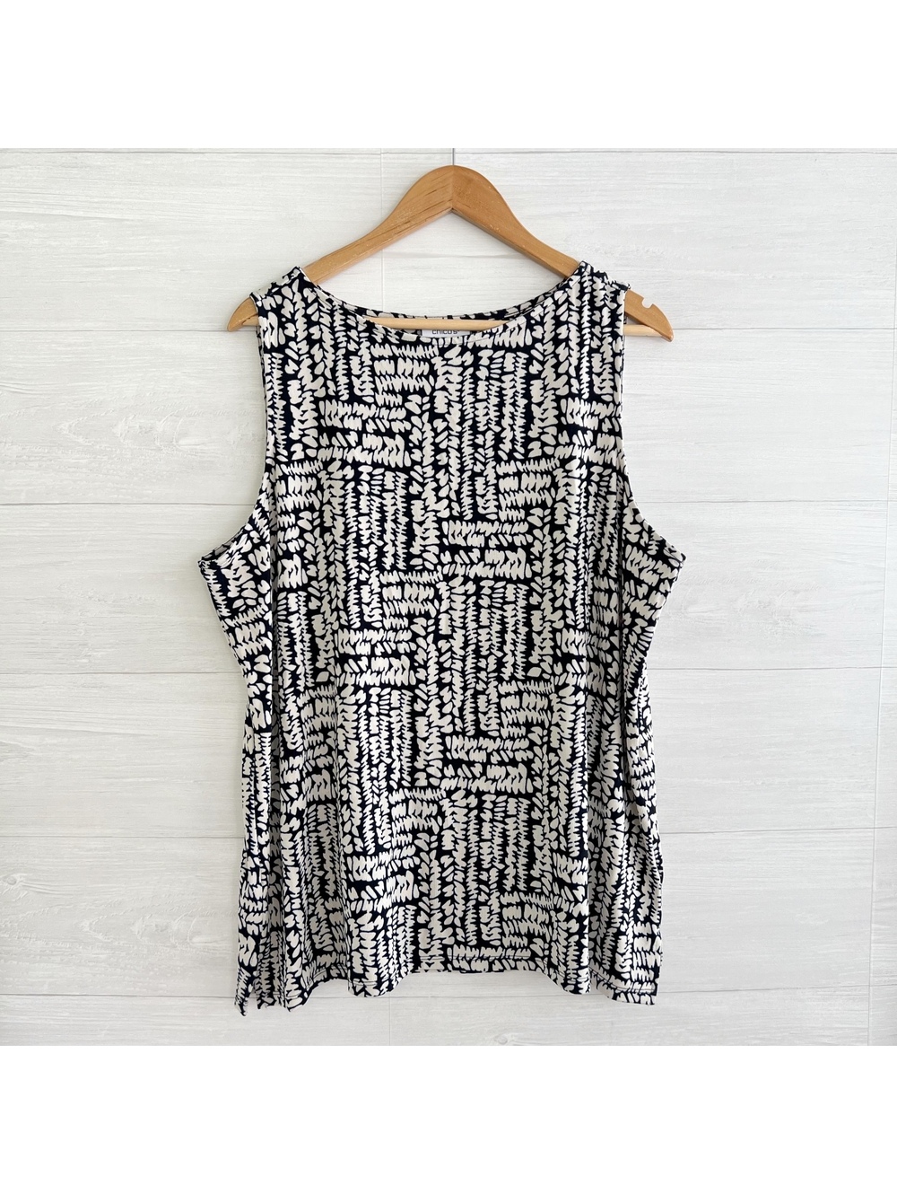 NWT Chico’s Travelers Pebble Patch Tank Navy Cream Abstract Top Sz 4 XXL